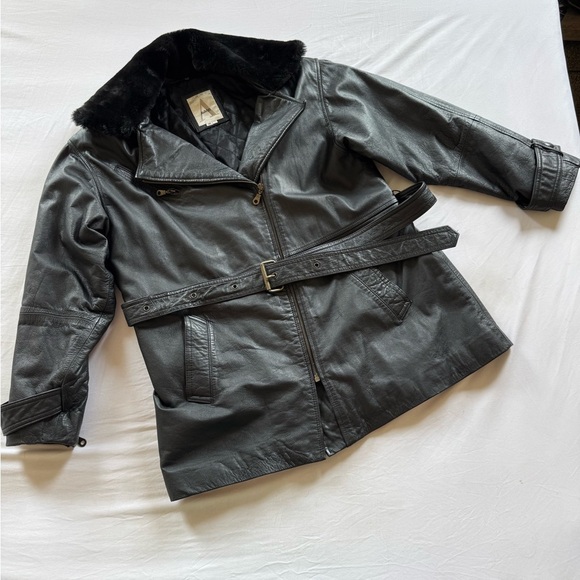 Avanti Women’s Leather Jacket size M - Picture 1 of 6